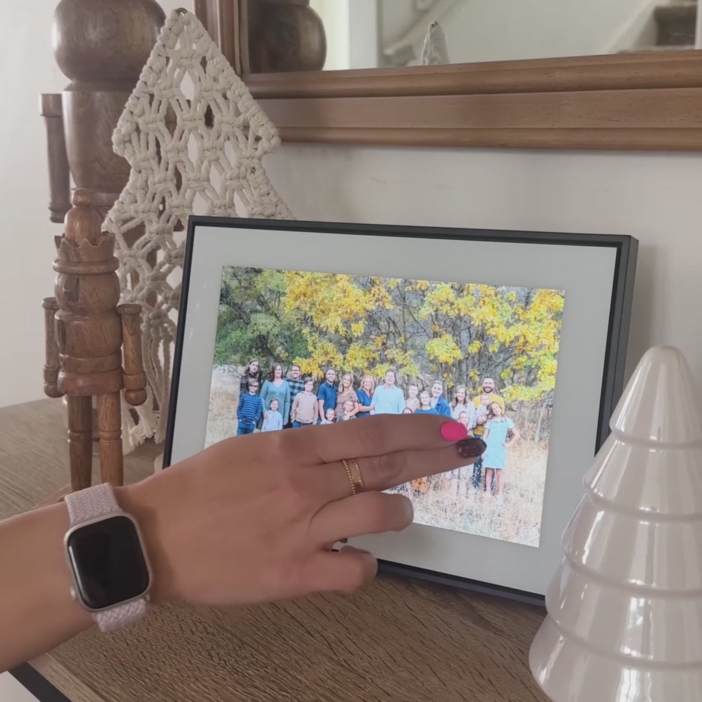 Loop Digital Frame
